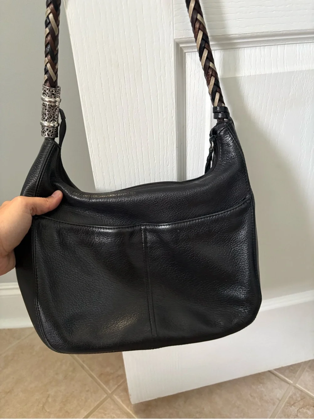 Brighton Barbados hobo shoulder bag made of black pebbled leather w/zipper top